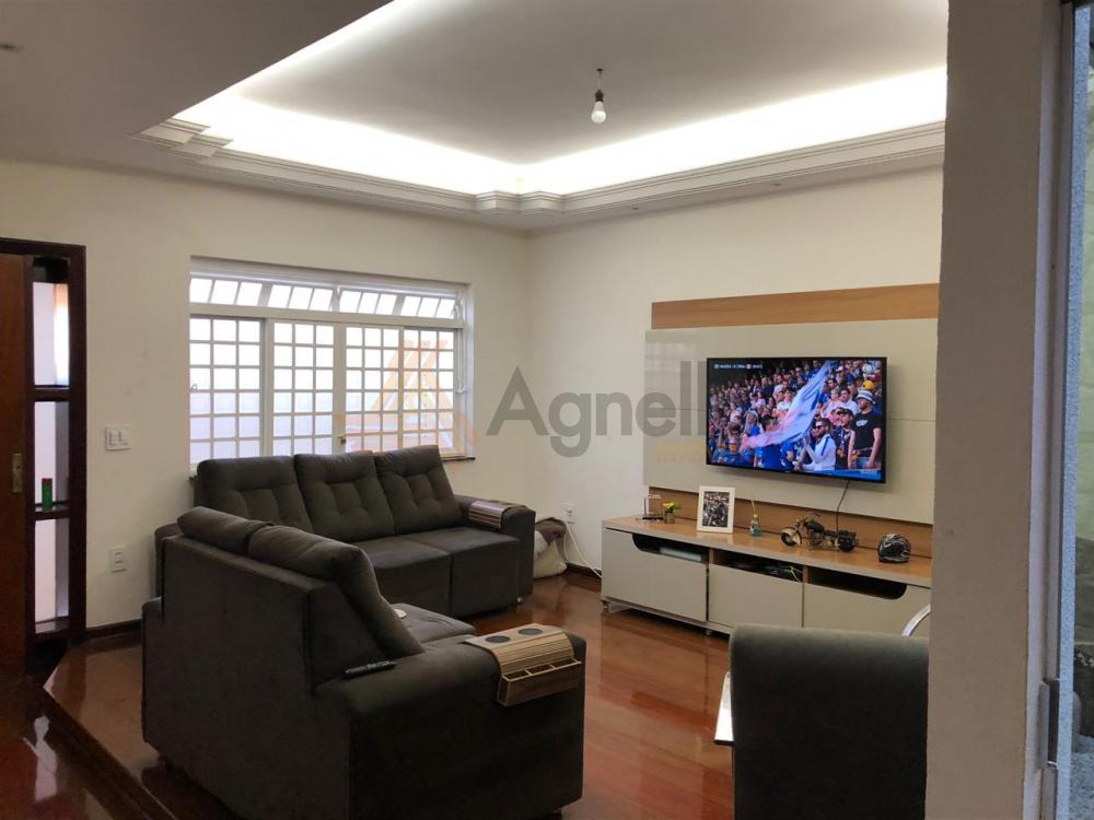 Comprar Casa / Padrão em Franca apenas R$ 450.000,00 - Foto 1 Comprar Casa / Padrão em Franca apenas R$ 450.000,00 - Foto 1