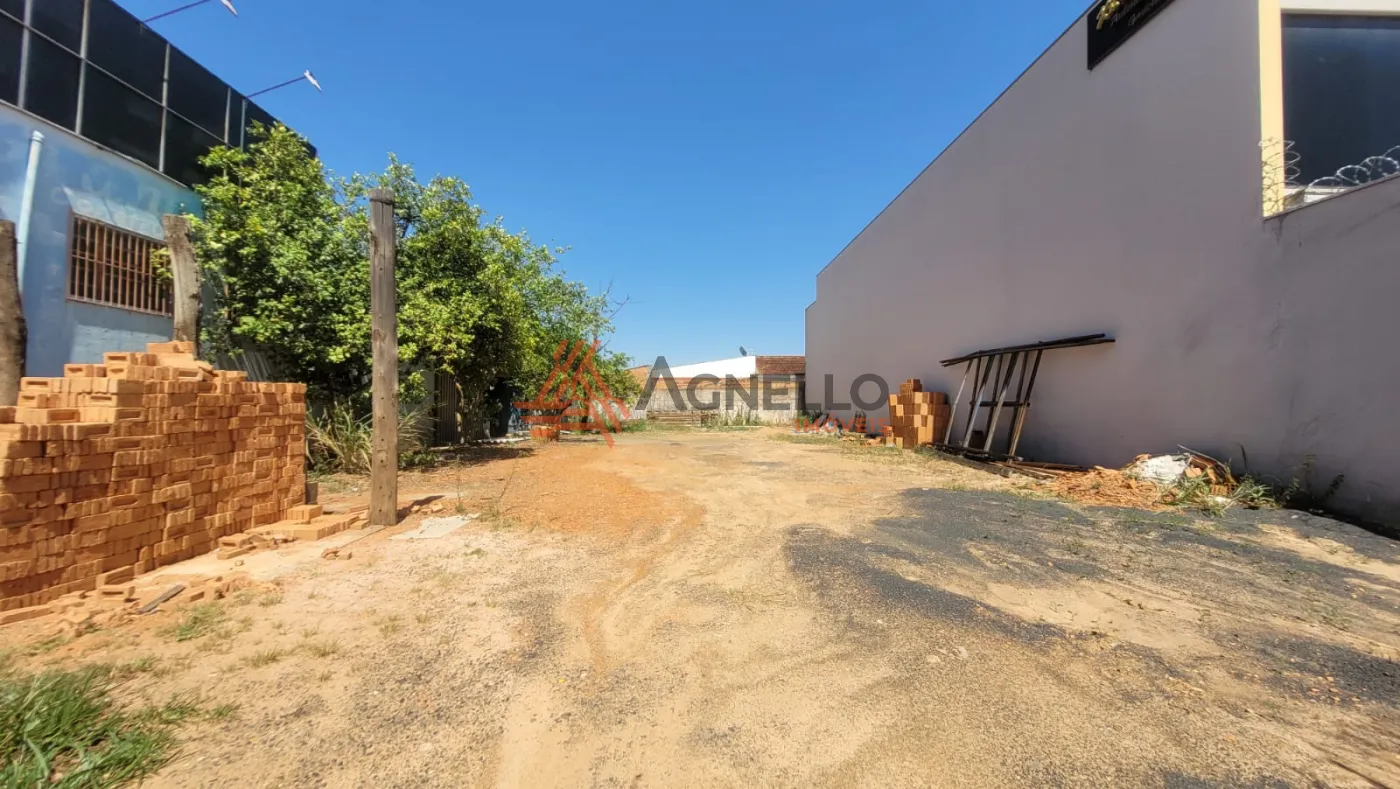Comprar Terreno / Em bairro em Franca R$ 650.000,00 - Foto 1