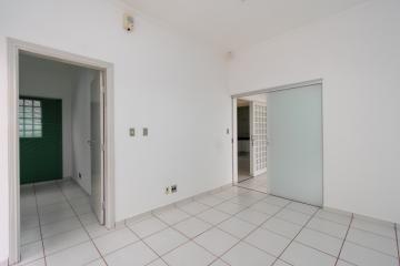 Alugar Comercial / Prédio em Franca. apenas R$ 2.500,00